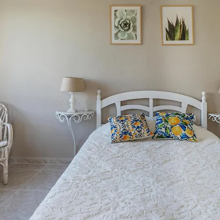 2 Bedroom Gorgeous In Apartment